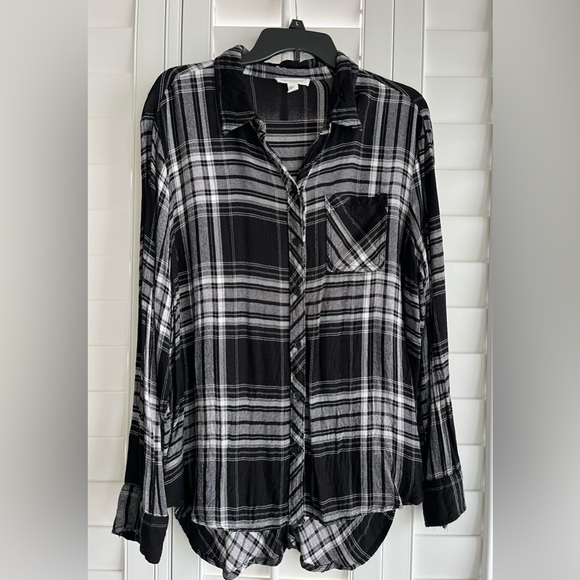 beachlunchlounge Tops - BEACHLUNCHLOUNGE Black & White Plaid Flannel Long Sleeve Button-Up Top Size L